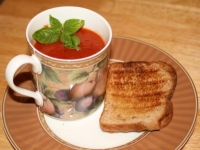 Thoughtless Thursday: Fiery Roasted Tomato-Red Pepper Soup
