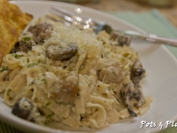 Lemon Thyme Pasta With Chicken and Mushrooms